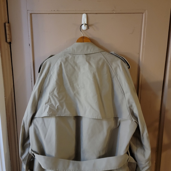 Vintage London Fog Trench Coat 44R - Picture 10 of 10